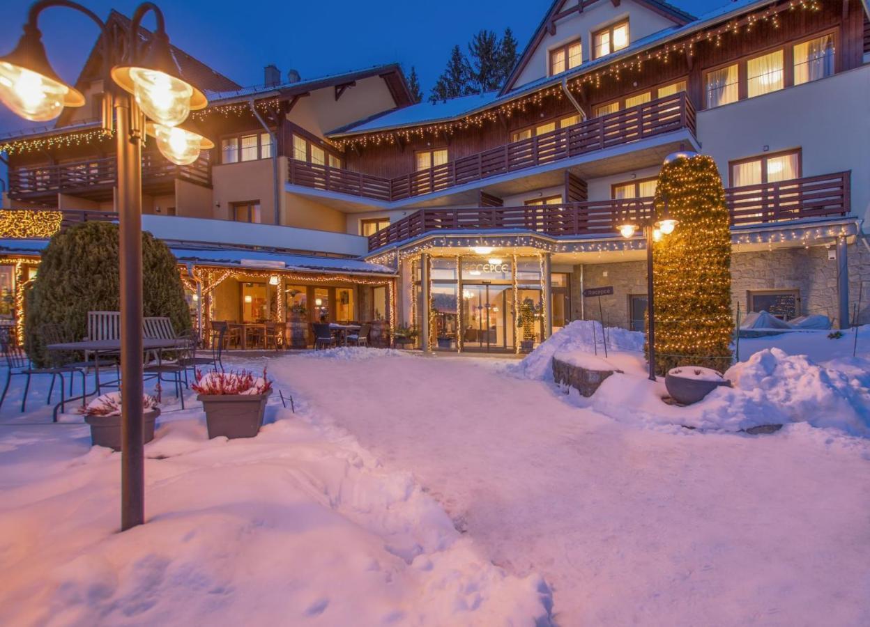 Hotel Slunecna Louka Липно над Вълтава Екстериор снимка
